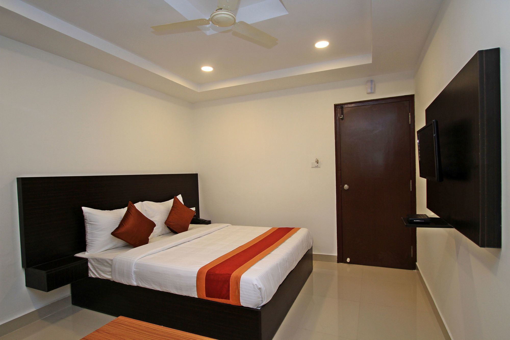 Oyo 4733 Champion Residency Hotel Bangalore Exterior foto